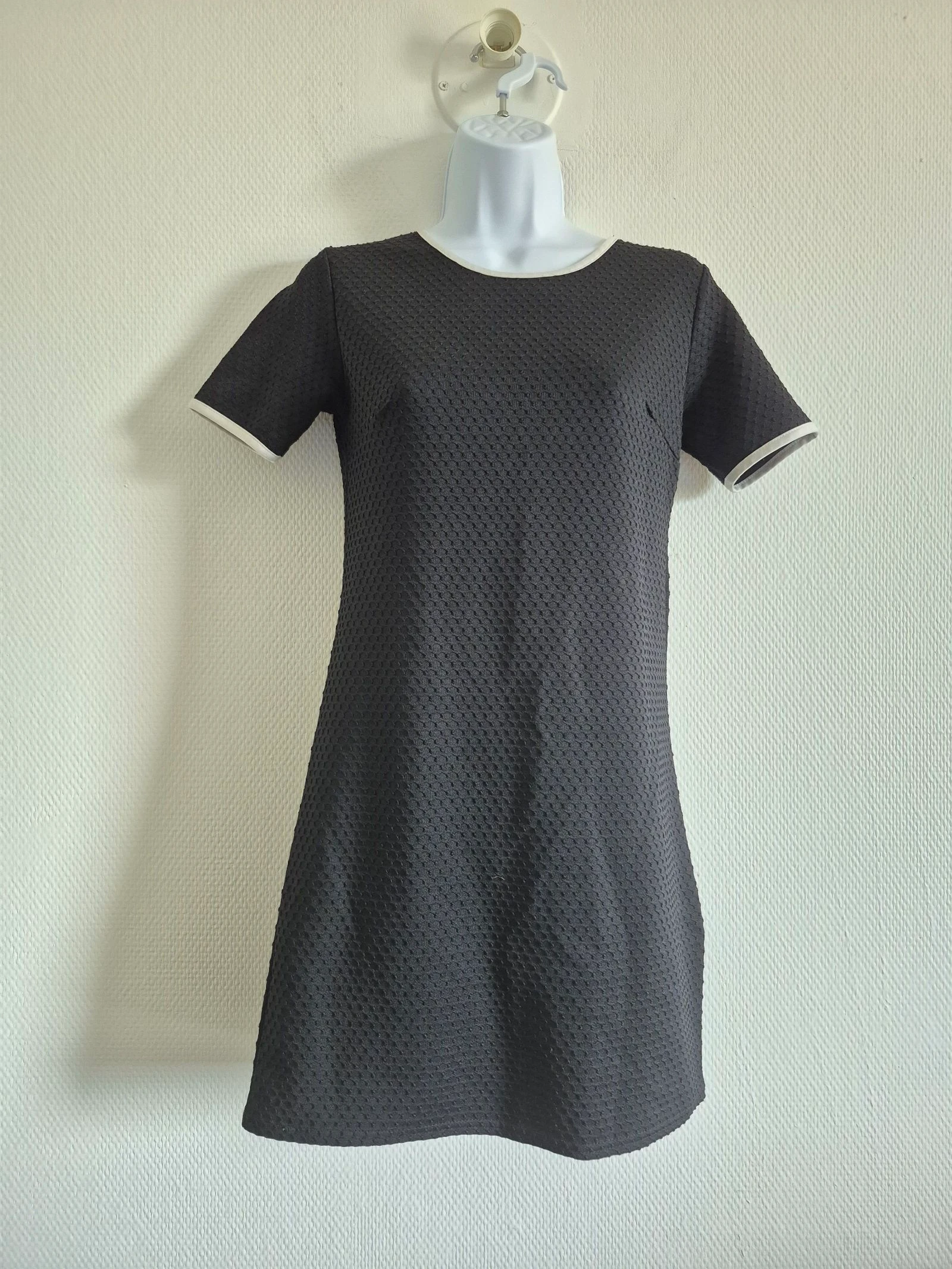 🖤 Jolie robe noire – Taille 36 – Très bon état 🖤